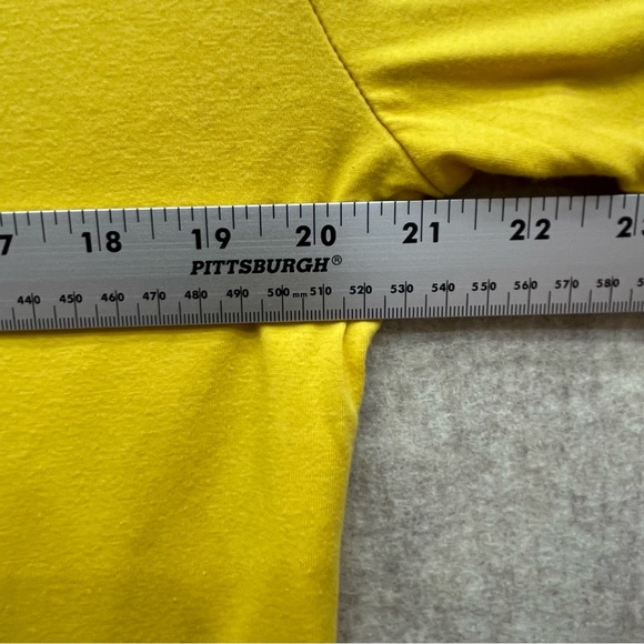 Women's Graphic Tshirt L - Picture 5 of 7